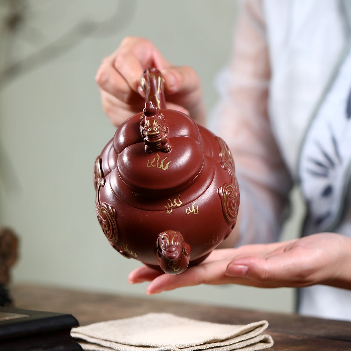 SILINE Senior Master Handmade Yixing Zisha Clay Teapot -570ml,Zhuni 高工王卫明,龙凤呈祥