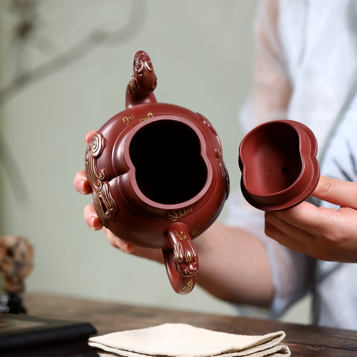 SILINE Senior Master Handmade Yixing Zisha Clay Teapot -570ml,Zhuni 高工王卫明,龙凤呈祥