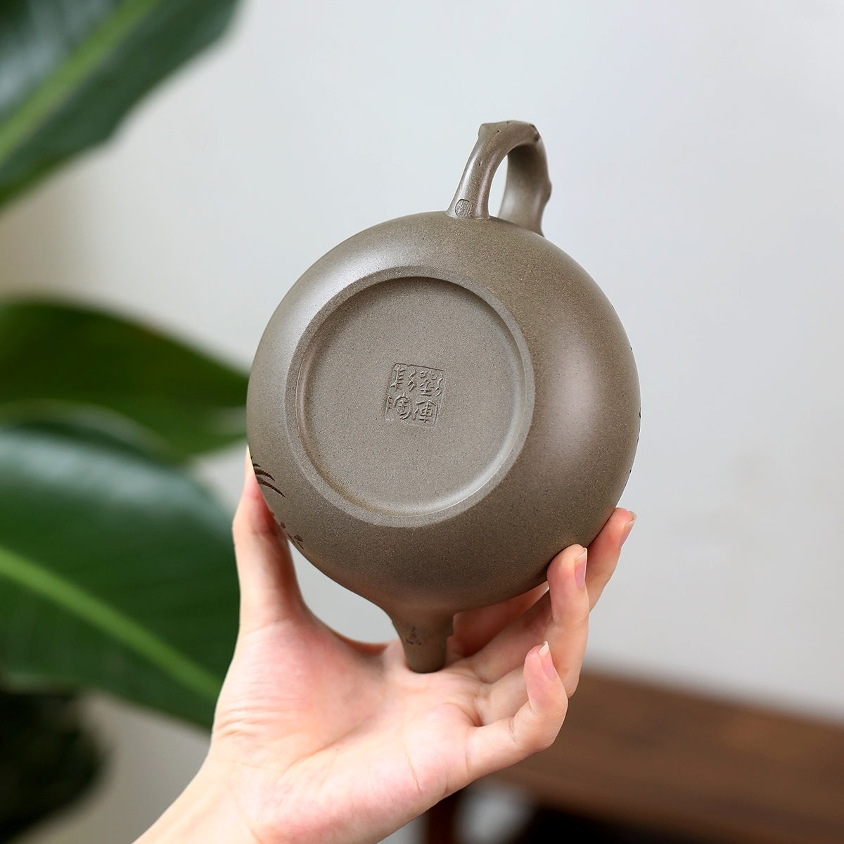 SILINE Professor Master Handmade Yixing Zisha Clay Teapot -500ml,Duanni 正高刘军,玉兰容天