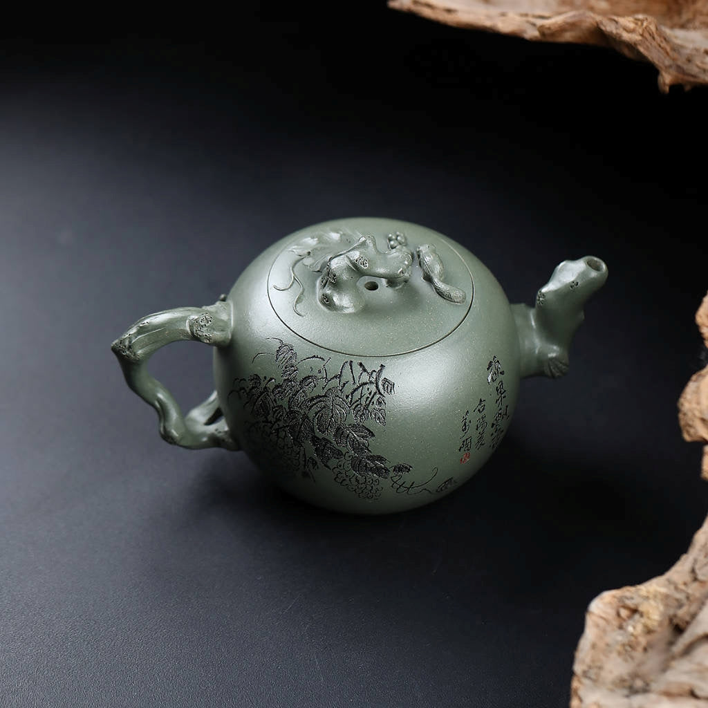 SILINE Senior Master Handmade Yixing Zisha Clay Teapot -360ml,Duanni 高工范永芳,松鼠葡萄
