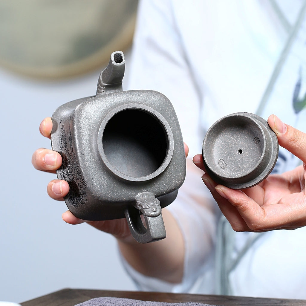 SILINE Master Handmade Yixing Zisha Clay Teapot -280ml,Zini 国工霍菊华,纳财貔貅