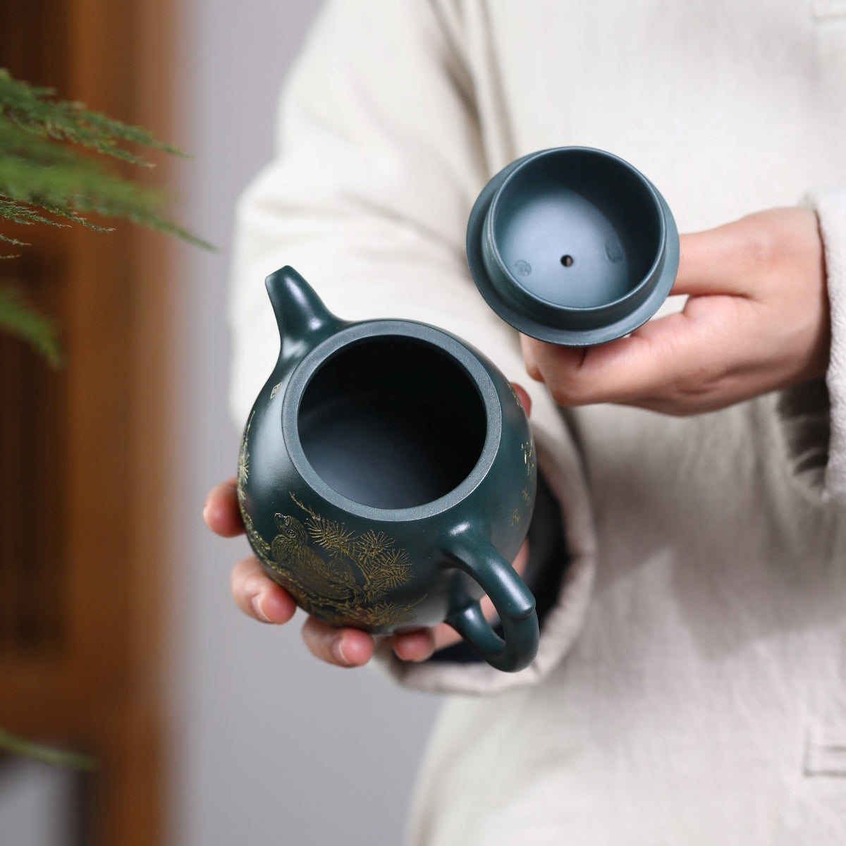 SILINE Master Handmade Yixing Zisha Clay Teapot -320ml,Luni 国工周洪明,秦权·松鹤延年